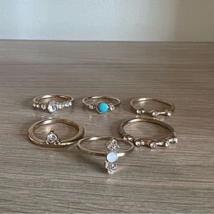 Gold ring set diamonds